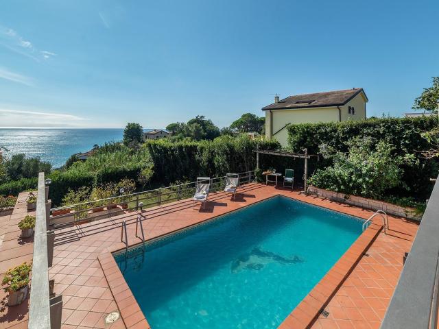 Villetta bifamiliare in vendita di 277 m² in Via San Giacomo, 15