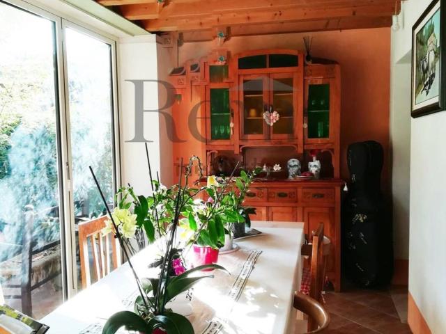 Villetta bifamiliare in vendita di 276 m² in Via Sant&apos Antonino, 400