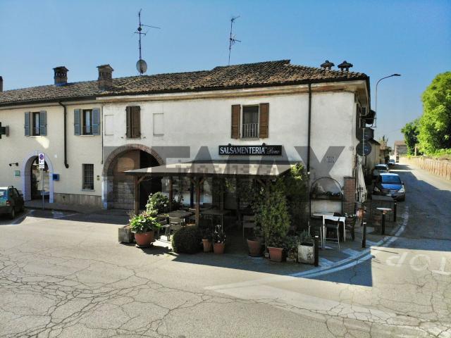 Villetta bifamiliare in vendita di 278 m² in Piazza Libertà, 5
