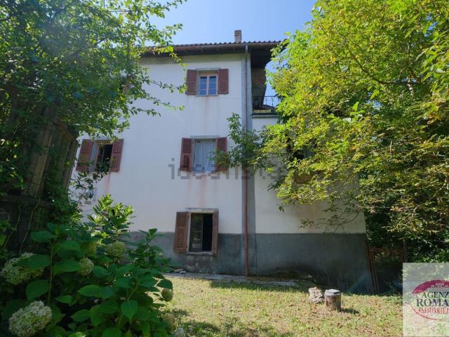 Villetta bifamiliare in vendita di 278 m² in Via della chiesa, 34
