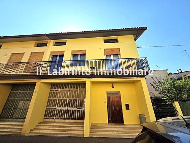 Villetta bifamiliare in vendita di 278 m² in Via IV Novembre