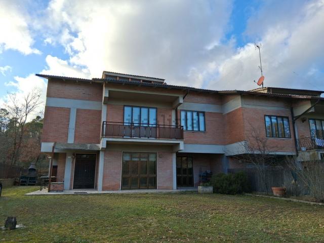 Villetta bifamiliare in vendita di 278 m²