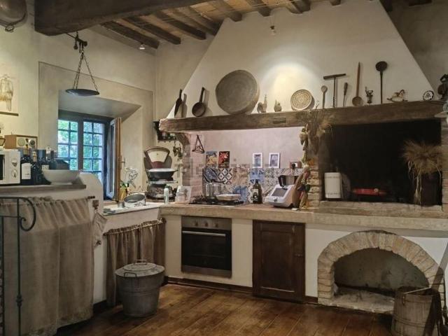 Villetta bifamiliare in vendita di 283 m² in Via Valleregli