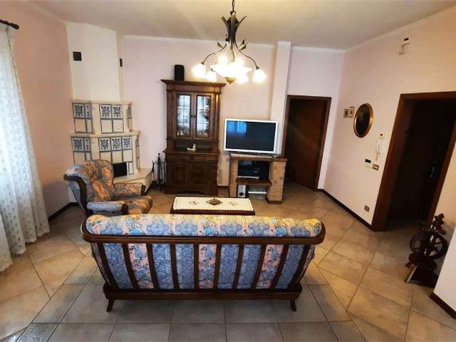 Villetta bifamiliare in vendita di 280 m² in Borgo Venezia, 1