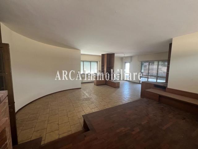 Villetta bifamiliare in vendita di 280 m² in Piazza Giordano Bruno
