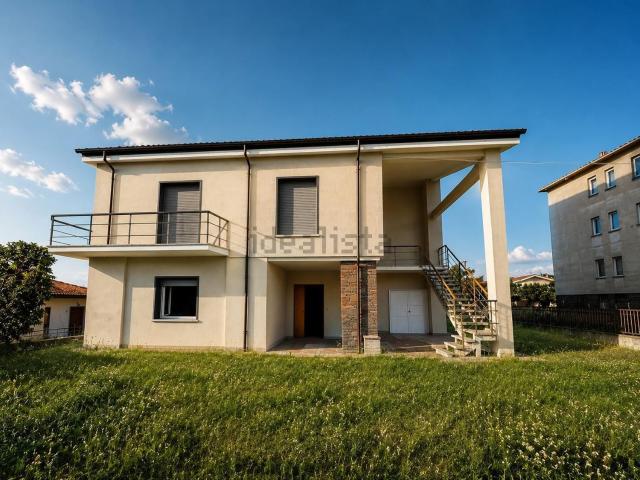 Villetta bifamiliare in vendita di 280 m² in Via 20 Settembre