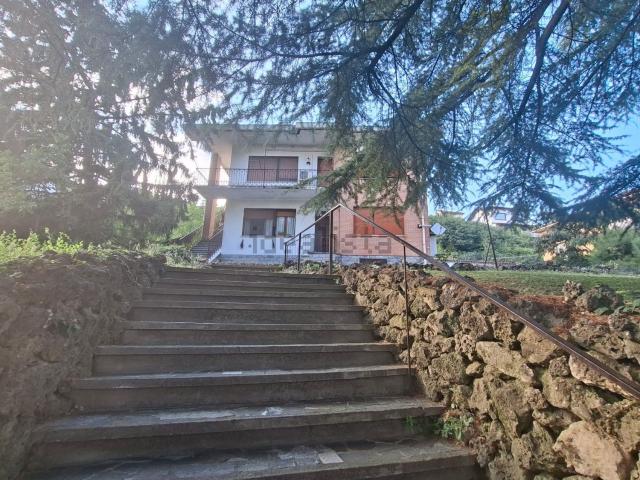 Villetta bifamiliare in vendita di 280 m² in Via Alessandria o Braida, 27