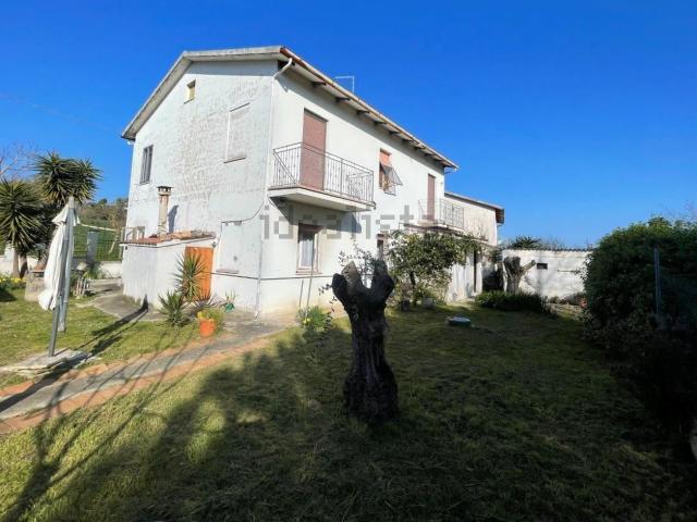 Villetta bifamiliare in vendita di 280 m² in Via Andrea Doria, 65
