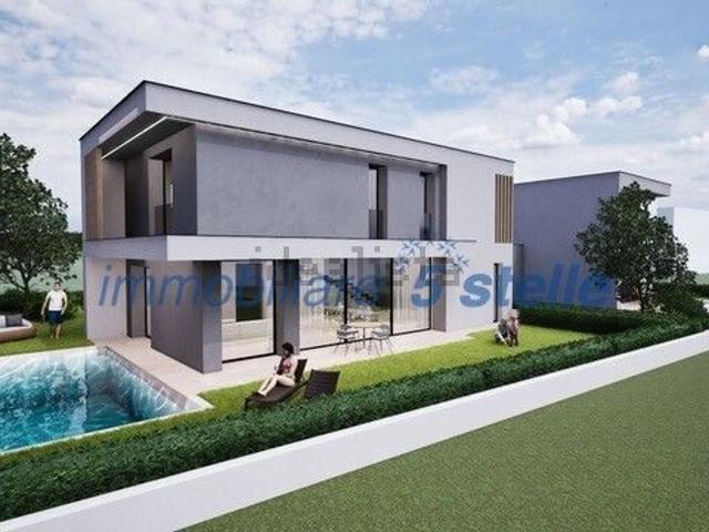 Villetta bifamiliare in vendita di 280 m² in Via Astichello, 4