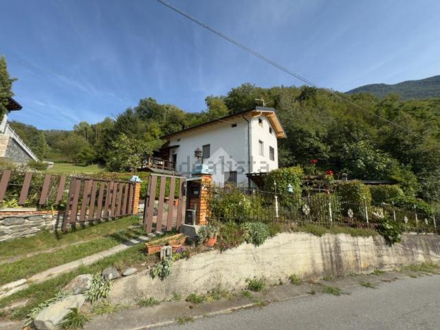 Villetta bifamiliare in vendita di 280 m² in Via Canterana, 5