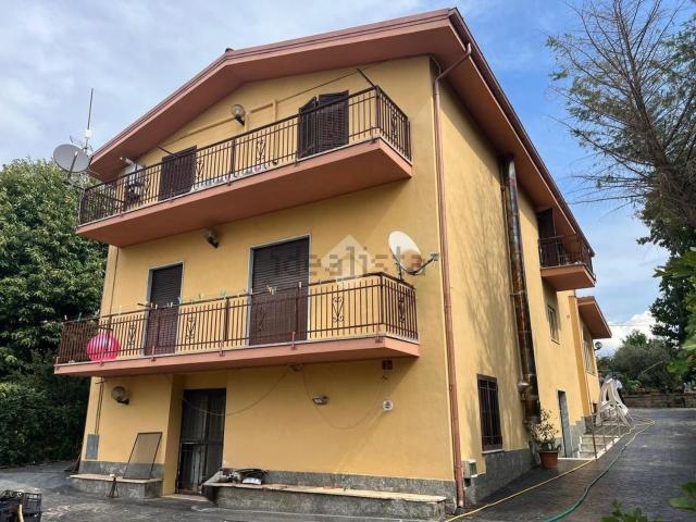 Villetta bifamiliare in vendita di 280 m² in Via Colle Prato Nuovo, 39