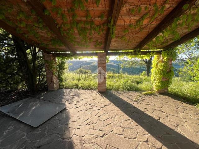 Villetta bifamiliare in vendita di 280 m² in Via dei Gandazzi, 118