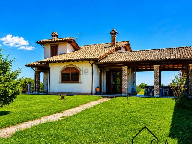 Villetta bifamiliare in vendita di 280 m² in Via della Gabelletta, 4