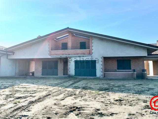 Villetta bifamiliare in vendita di 280 m² in Via Pavirana, 94