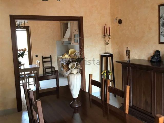 Villetta bifamiliare in vendita di 280 m² in Via Ponticelli
