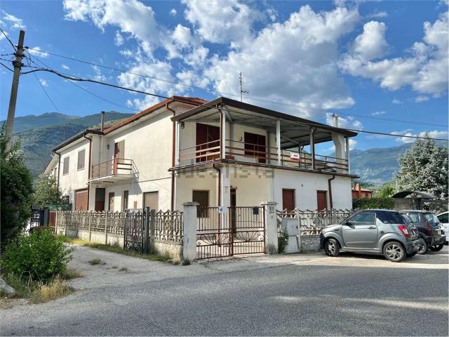 Villetta bifamiliare in vendita di 280 m² in Via Salceto
