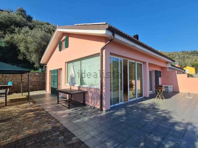 Villetta bifamiliare in vendita di 280 m²