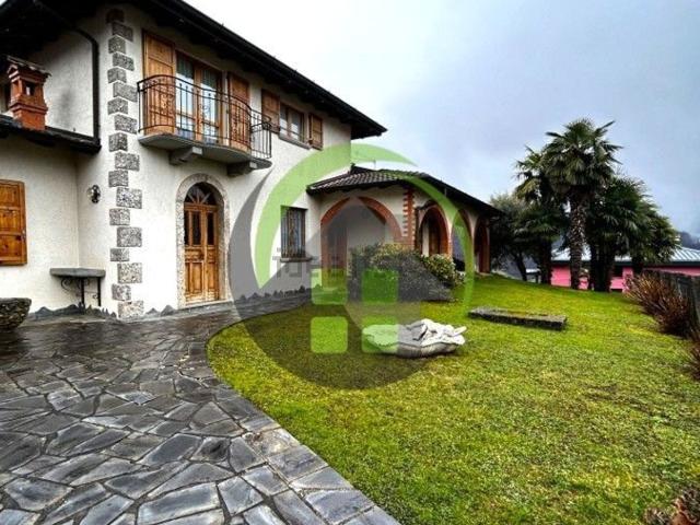 Villetta bifamiliare in vendita di 280 m²