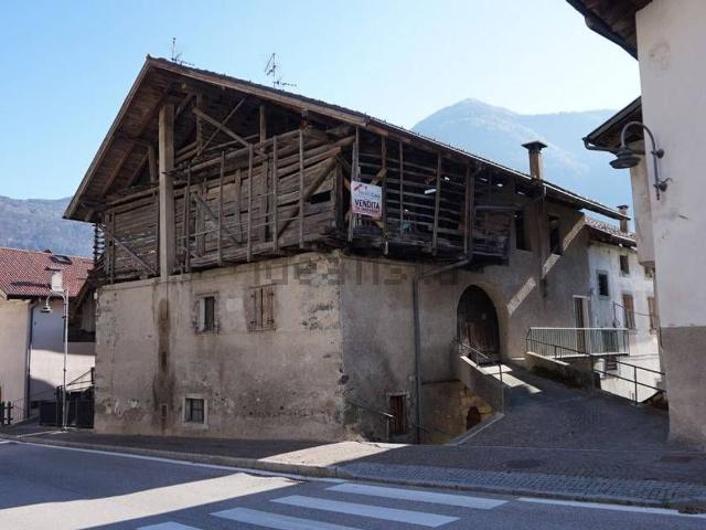 Villetta bifamiliare in vendita di 281 m² in Via Filippo Serafini, 47