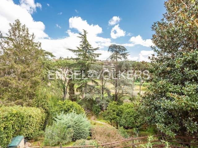 Villetta bifamiliare in vendita di 285 m² in Via Giuseppe Mendozza