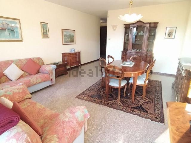 Villetta bifamiliare in vendita di 285 m² in Via Legnago