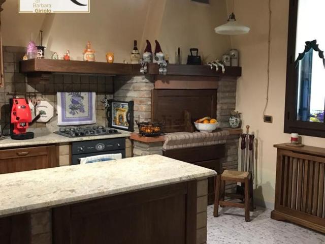 Villetta bifamiliare in vendita di 285 m²