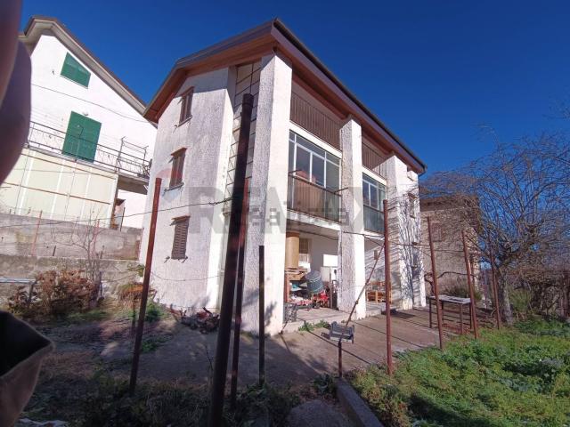 Villetta bifamiliare in vendita di 286 m² in Piazza San Marco, 10
