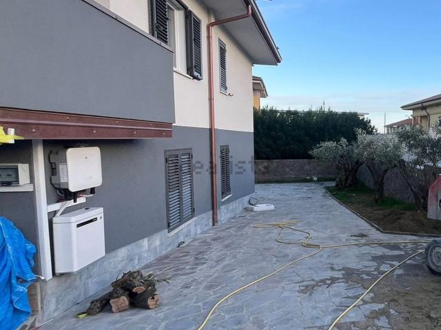 Villetta bifamiliare in vendita di 286 m² in Via della repubblica