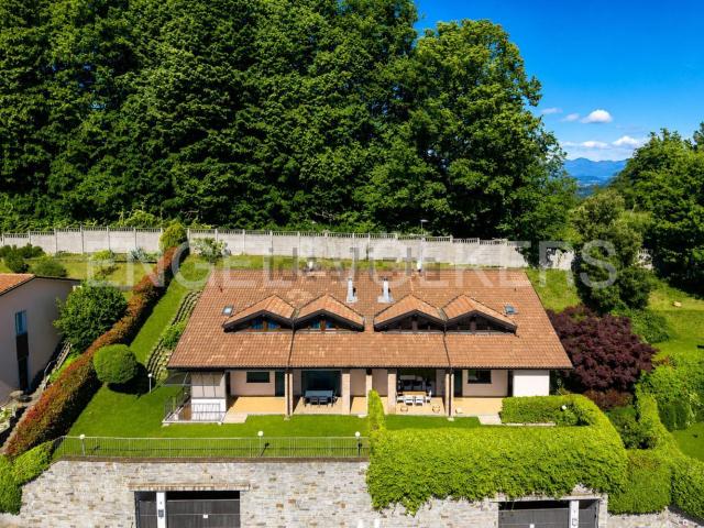 Villetta bifamiliare in vendita di 288 m² in Via della Torretta, 6