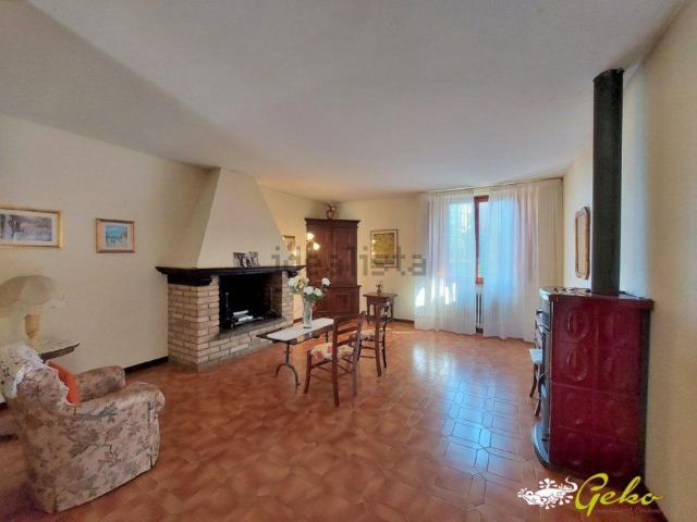 Villetta bifamiliare in vendita di 288 m²