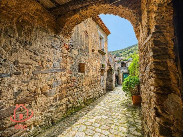 Villetta bifamiliare in vendita di 289 m² in Via San Pietro, 6