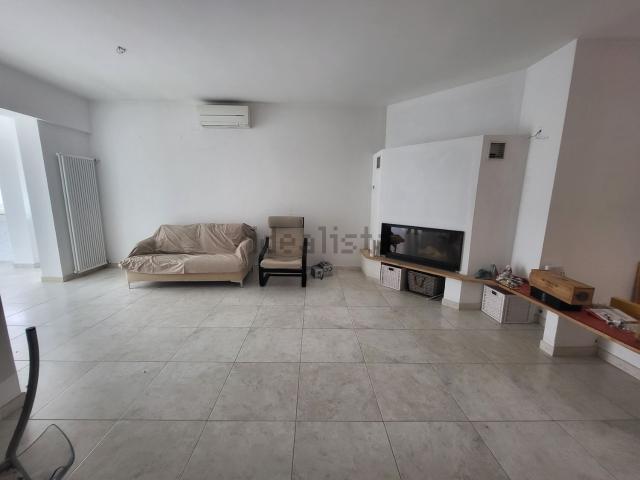Villetta bifamiliare in vendita di 293 m² in Via Ponza