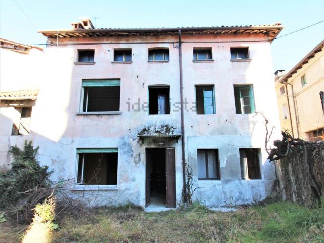 Villetta bifamiliare in vendita di 290 m² in Via Alessandro Rossi, 4