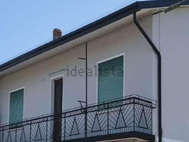 Villetta bifamiliare in vendita di 290 m² in Via Bosco Alto