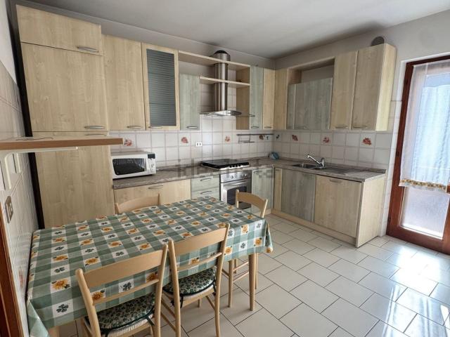Villetta bifamiliare in vendita di 290 m² in Via Cesare Battisti