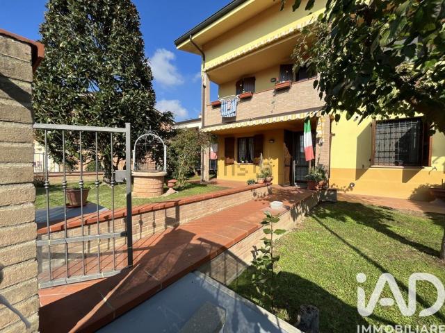 Villetta bifamiliare in vendita di 290 m² in Via D. Cocchi
