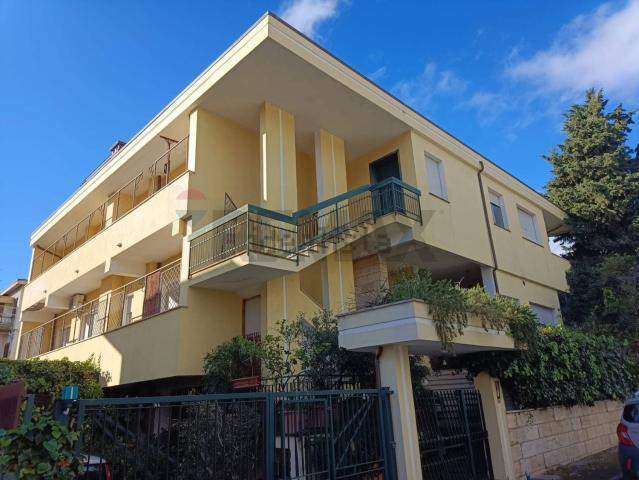 Villetta bifamiliare in vendita di 290 m² in Via IV Novembre, 5