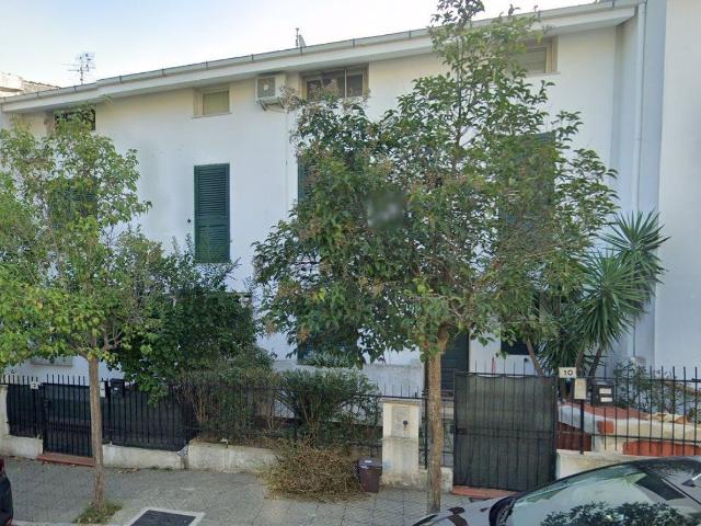 Villetta bifamiliare in vendita di 290 m² in Via Monte Curcio, 10