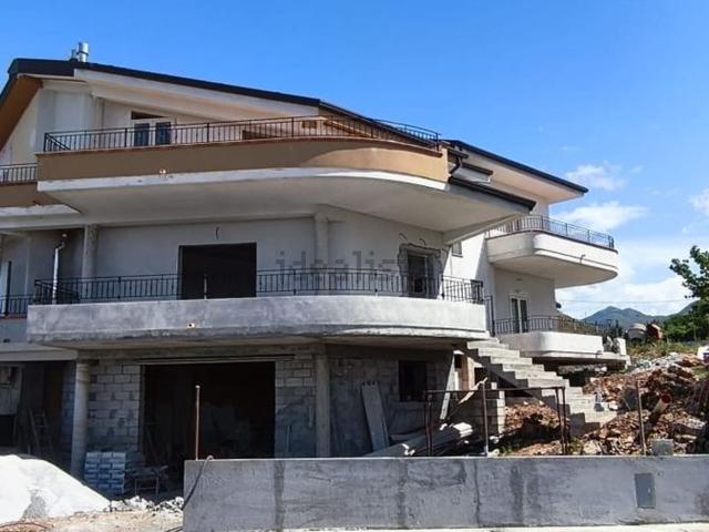 Villetta bifamiliare in vendita di 290 m² in Via Santa Maria, 34