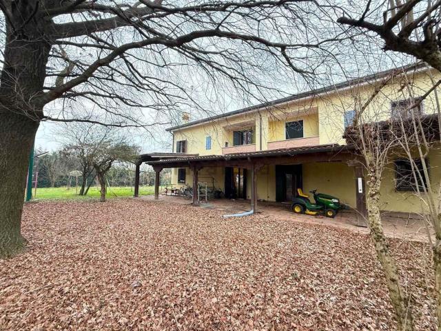 Villetta bifamiliare in vendita di 290 m²