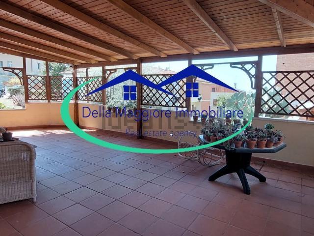 Villetta bifamiliare in vendita di 291 m² in Piazza delle carrozze, 3