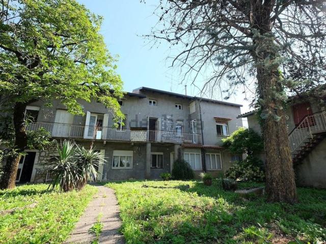 Villetta bifamiliare in vendita di 291 m²