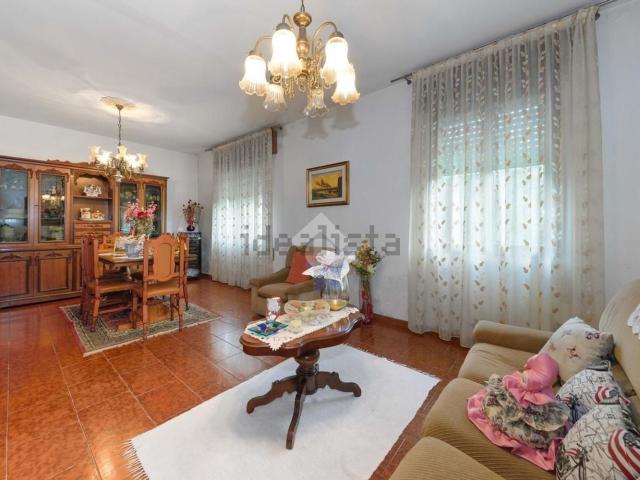 Villetta bifamiliare in vendita di 292 m² in Via Brentasecca, 1