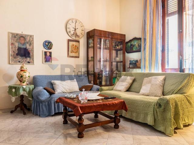 Villetta bifamiliare in vendita di 297 m² in Via IV Novembre, 25