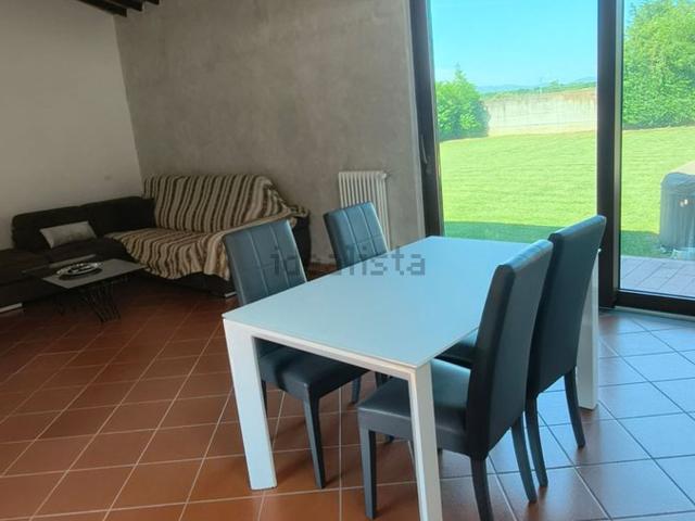 Villetta bifamiliare in vendita di 295 m² in Via Castelnuovo, 19