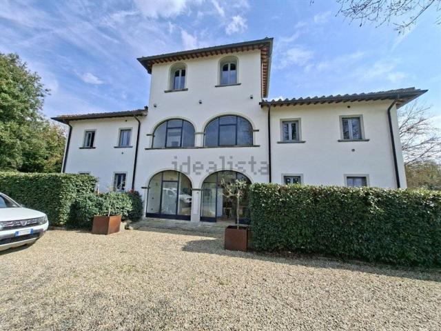 Villetta bifamiliare in vendita di 295 m²