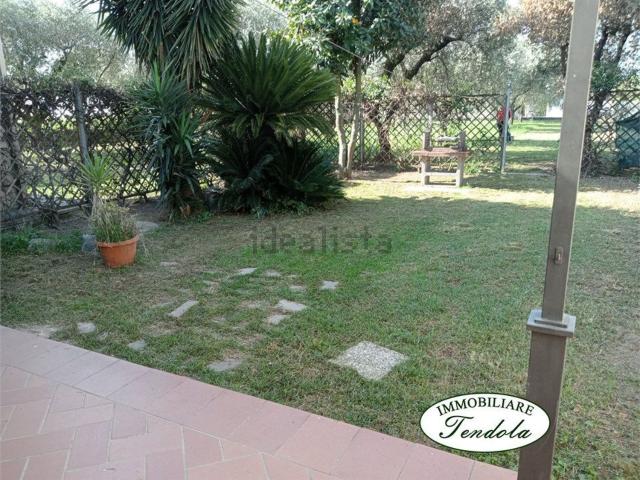 Villetta bifamiliare in vendita di 295 m²