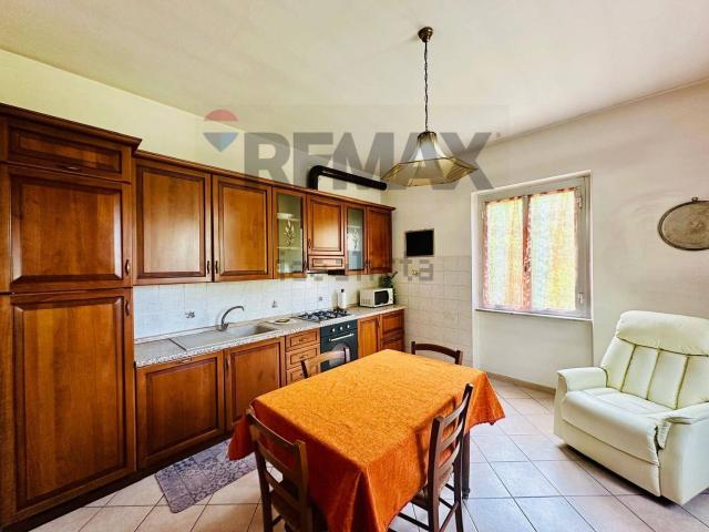 Villetta bifamiliare in vendita di 203 m² in Strada Ballada