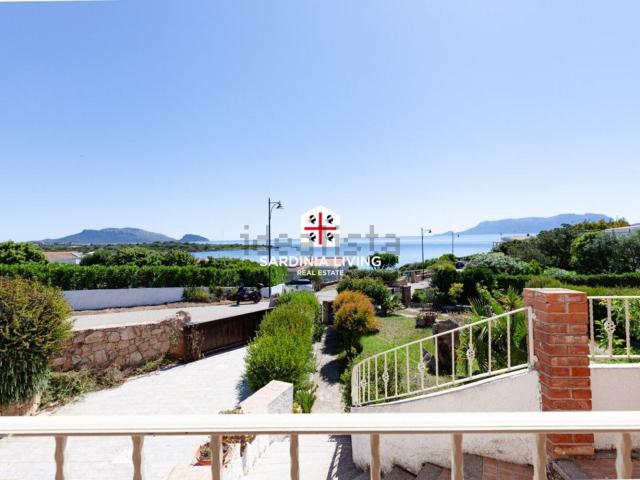 Villetta bifamiliare in vendita di 203 m² in Via Mar Morto