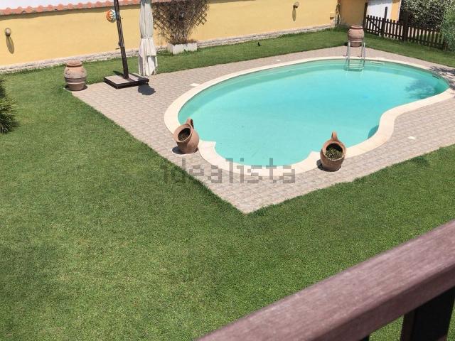 Villetta bifamiliare in vendita di 203 m² in Via Occimiano, 18